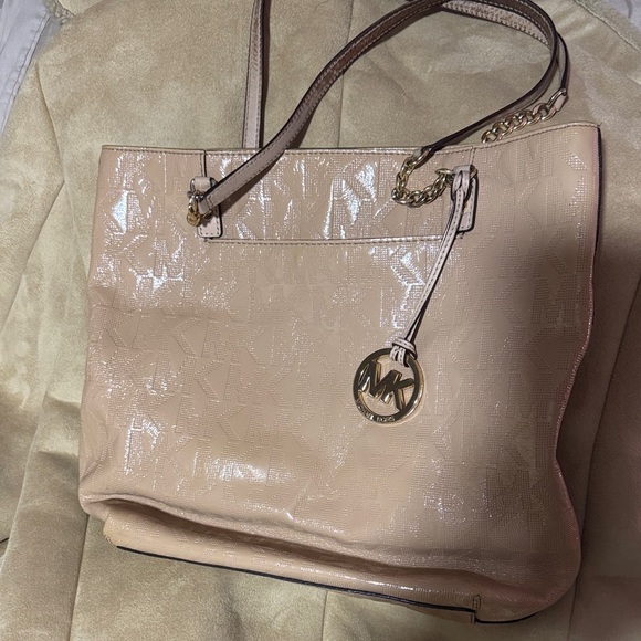 Michael Kors Handbags - Michael Kors Glossy Nude Tote